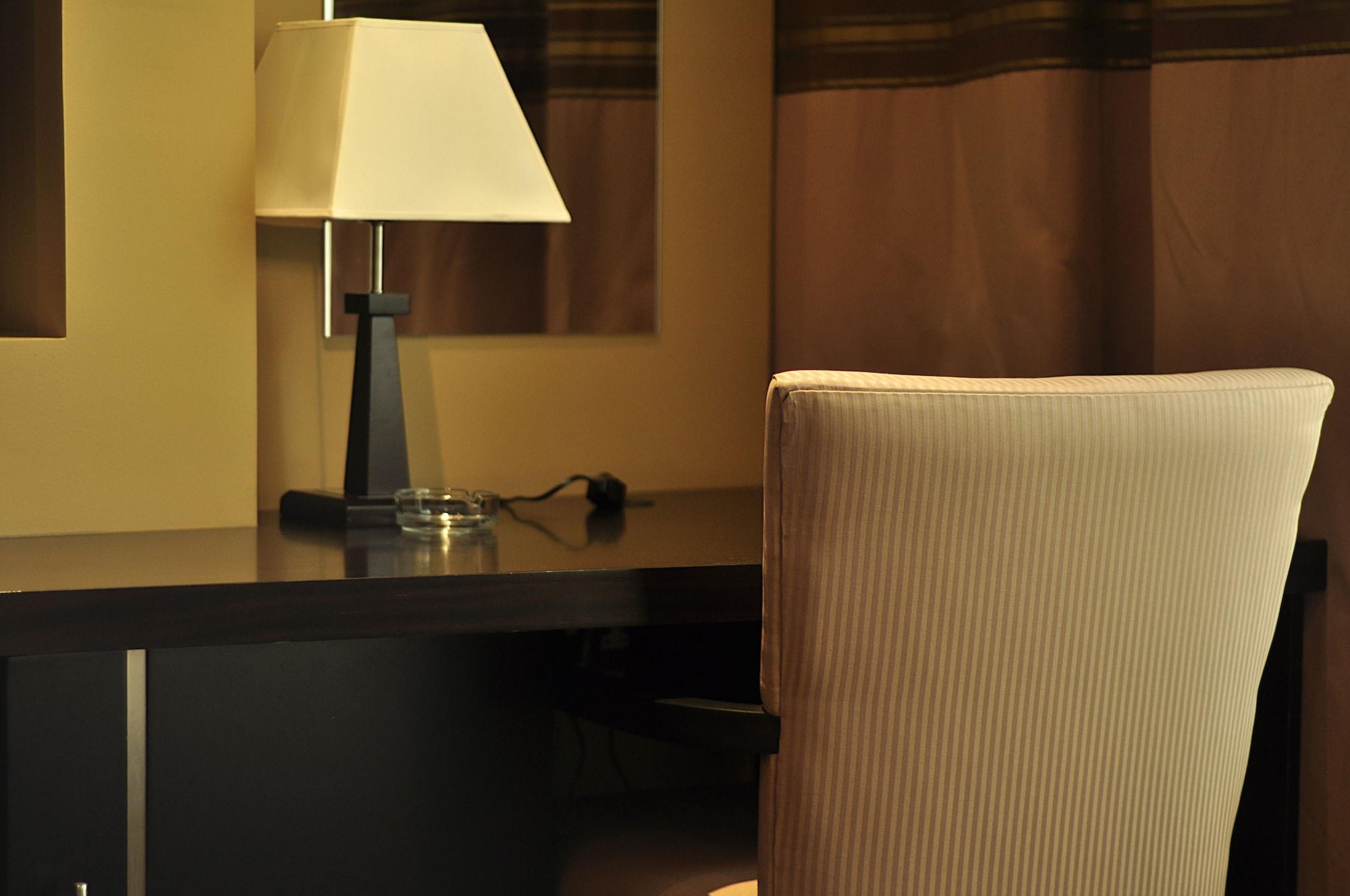 Aldar Hotel Sharjah Bagian luar foto