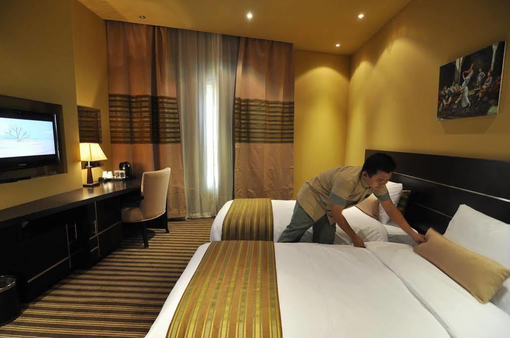 Aldar Hotel Sharjah Bagian luar foto
